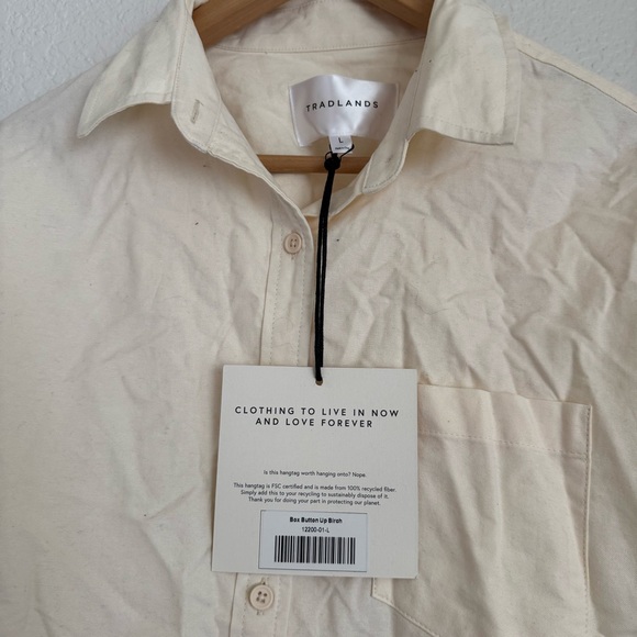 Tradlands Box Button Up Top - Picture 7 of 8